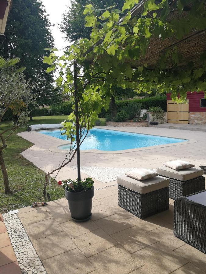 Au Doux Repos Bed & Breakfast Lucbardez-et-Bargues Exterior photo